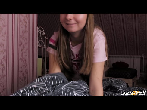 ❤️ 金髪美女がBFFをフェラチオしてザーメンを口に含む 上質ポルノ ❌️